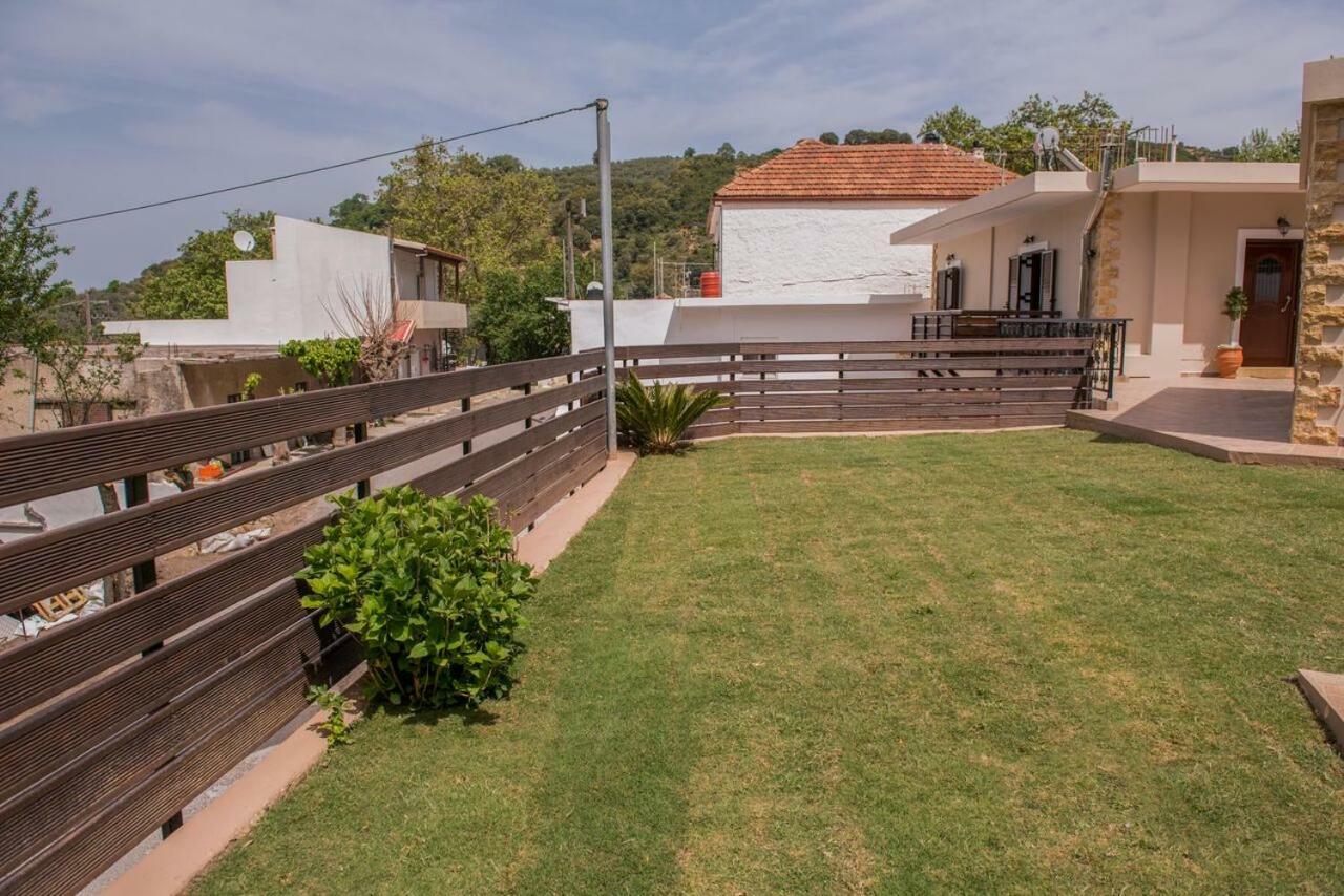 Marika Traditional Home Elos Exterior photo